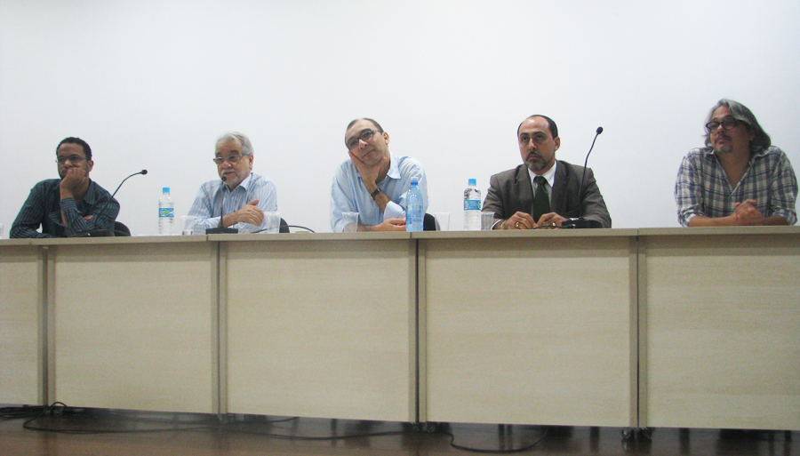 Pedro Caribé (Intervozes); Emiliano José (Deputado Federal); Giovandro Ferreira (Facom); Isidoro Orge (Fundac); Luciano Simões (Cipó). Foto: Allysson Viana